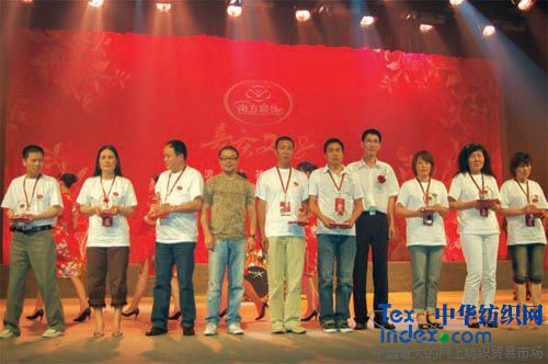 �Ϸ�����ت���(j��ng)�N�̃�(y��u)�㌧ُ�T