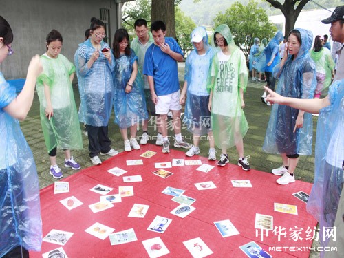 �Pʢ���]�������Ă�(g��)��ֻ�������ĈF(tu��n)�(du��)