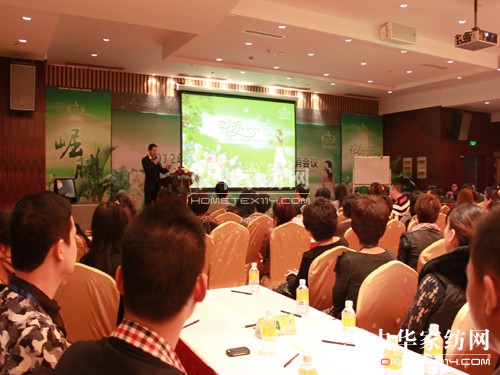 �μӉ�(m��ng)2012������Ʒ�l(f��)����(hu��)�sҫ��