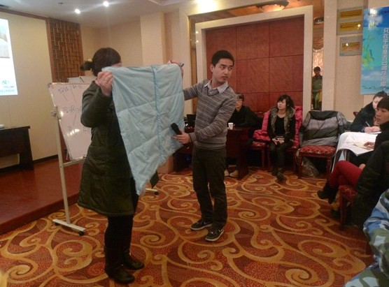 ���R��2012������Ʒ������Ӗ(x��n)��(hu��)��m(x��)�e��