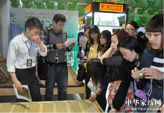 ������ϯ������L(f��ng)��ϯ��Ʒ�l(f��)����(hu��)�A�M(m��n)�Y(ji��)��