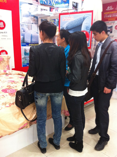 �Pʢ��Ʒ��Ńr(ji��)�M(m��n)�~����iphone4S��