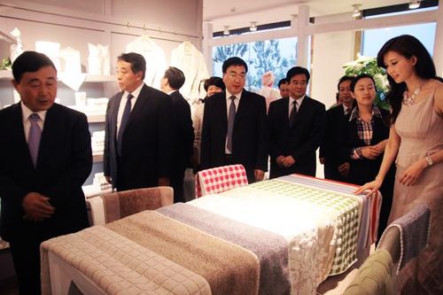 ���ռҼ�2012���ﶬ��Ʒ�l(f��)����(hu��)¡���e��