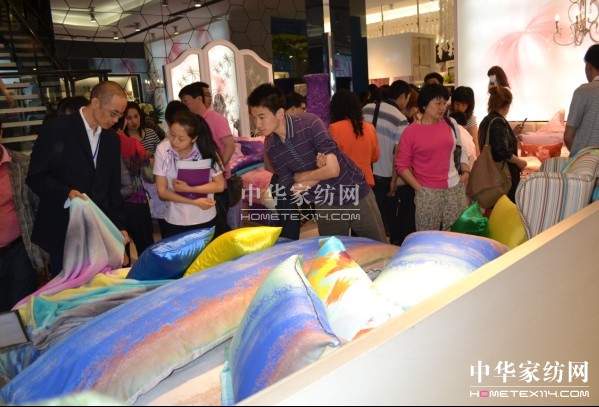 ����ͬ���Aδ��(l��i)����(li��n)�Ҽ��߷�Փ�����_(k��i)