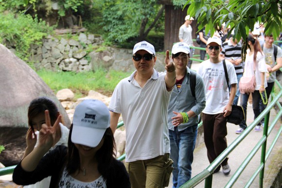 �������M(j��n)���Ӊ�(m��ng)�R�F(tu��n)�(du��)��չһ����Ӗ(x��n)�I(y��ng)֮������{��