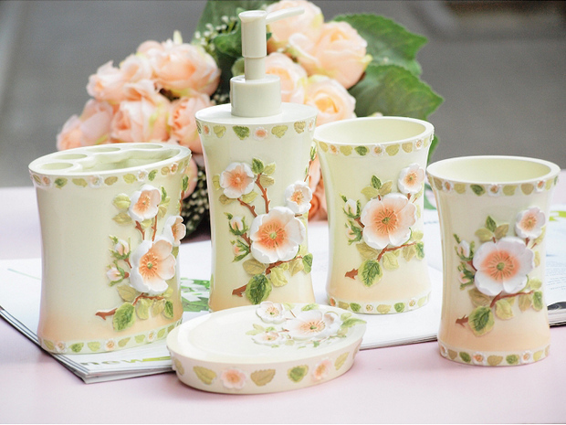 �Ҿ���Ʒ15�����(sh��)֬�l(w��i)ԡ�׼�