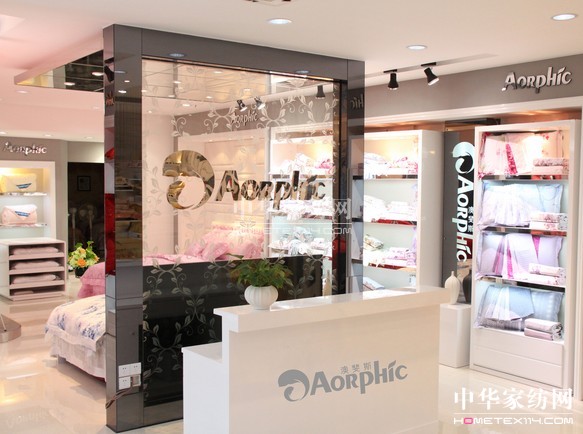 ���˹��(chu��ng)�����γ�Ʒ���L(f��ng)��