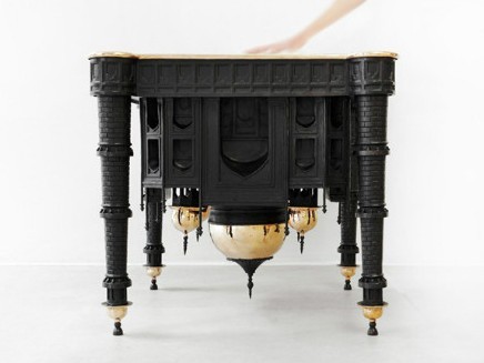 �����ϵ�̩����