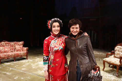 ���ԑc"�L(f��ng)�A�^��"�ؾ�����Ӣ����(ch��ng)