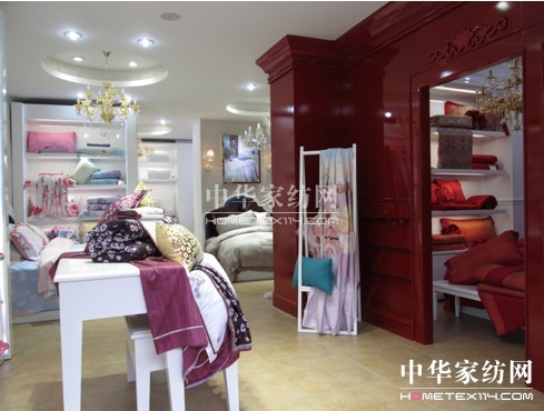 ������(m��ng)ֱ�I(y��ng)�N(xi��o)�ی�(zhu��n)�u(m��i)��ʢ�b����