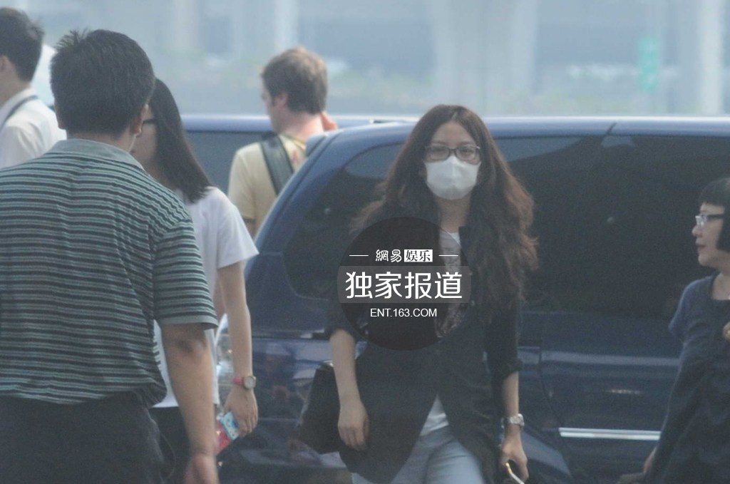 �wޱ�yŮ�F(xi��n)��C(j��)��(ch��ng)���͵�ķ��_(k��i)����