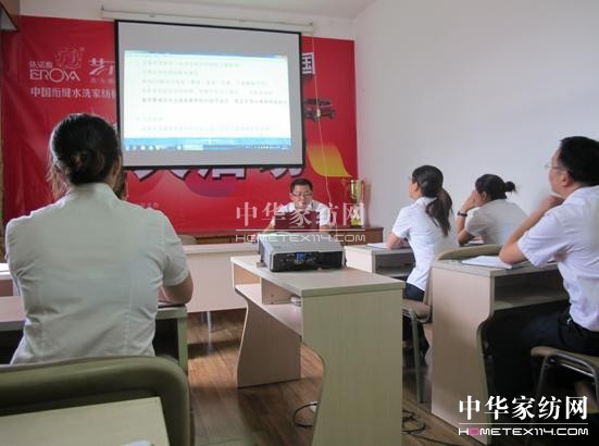 ���Z�żҼ���2013���n��(gu��)���A��܇��(ji��ng)�����(d��ng)