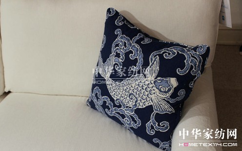 2015���Ĵ�Ʒ����:�Ї��L�͵��{ɫ