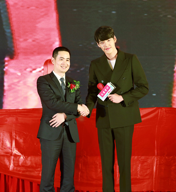 ������չ��ů�С��������ˮ�ǼҼ���ů����