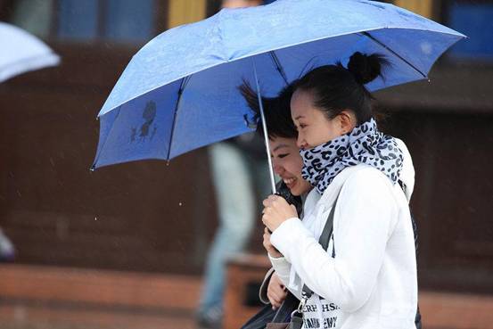 �W�ɼҼ����H�����L(f��ng)��������˽��ӆ����ů˯�ߕr����