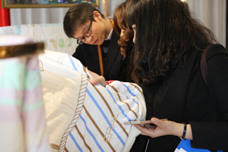 ���R���Ҽ�2015s/s��Ʒ�l(f��)����(hu��)�A�M��Ļ