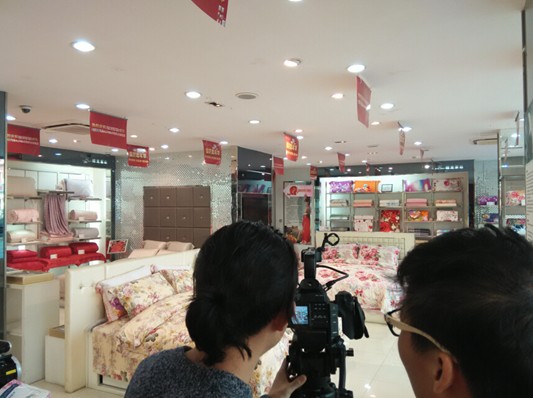 �Ϻ������С���Ŀ�M���MԽ���Ҽ�