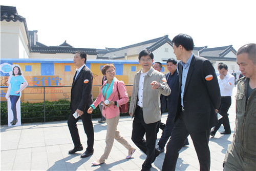 ���K���T�Ҽ��̕�(hu��)�������M(j��n)�ЌW(xu��)��(x��)����