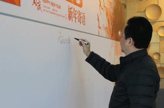 �ûʼ��F(tu��n)���R�´�������Z���(d��ng)�A�M��Ļ