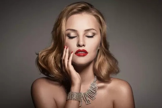 Ů�����@�ӟ��ɵ����z���D��zS+��Ů�������