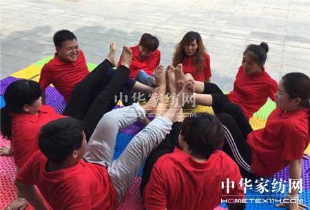 ������ؾ�Ӣ�R������ϵ�＾�l(f��)չ��