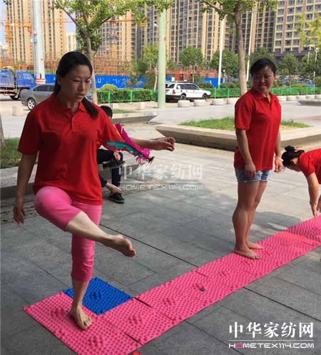 ������ؾ�Ӣ�R������ϵ�＾�l(f��)չ��