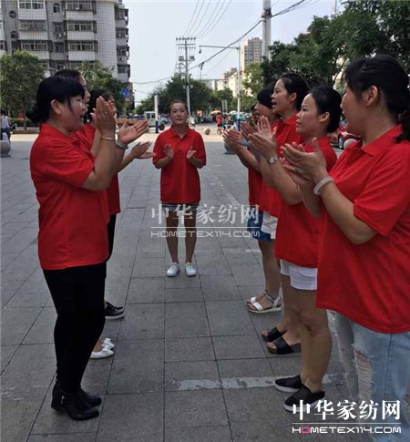 ������ؾ�Ӣ�R������ϵ�＾�l(f��)չ��