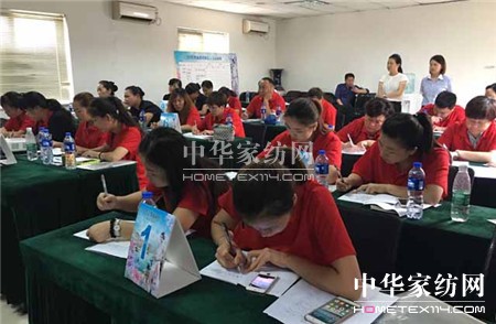 ������ؾ�Ӣ�R������ϵ�＾�l(f��)չ��