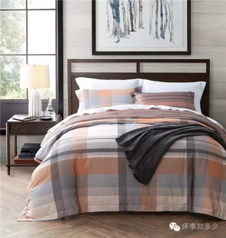 ����Ҽ���һ��ɫ���������ζ���ħ����