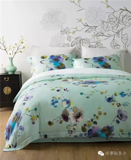 ����Ҽ���һ��ɫ���������ζ���ħ����