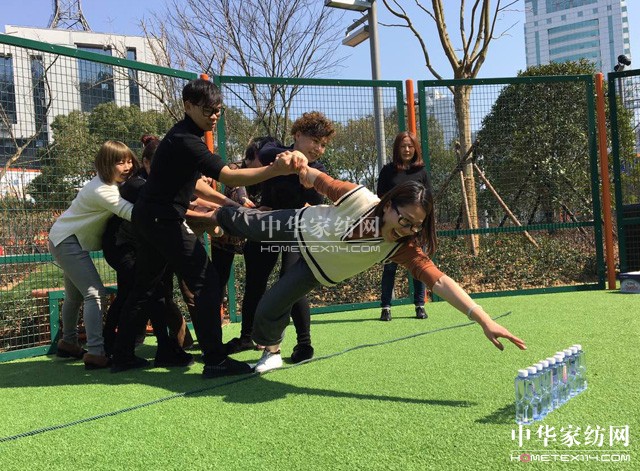 �Pʢ�Ҽ�2017������Ʒȫ��Ѳ����Ӗ(x��n)��(hu��)����һվ�ڽ�����ʽ���_�Ļ��