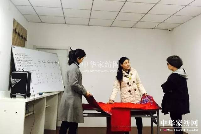 �Pʢ�Ҽ�����Ӣ�Ƽ��S�����(m��ng)��Ⱥ�t����־�ڎp����