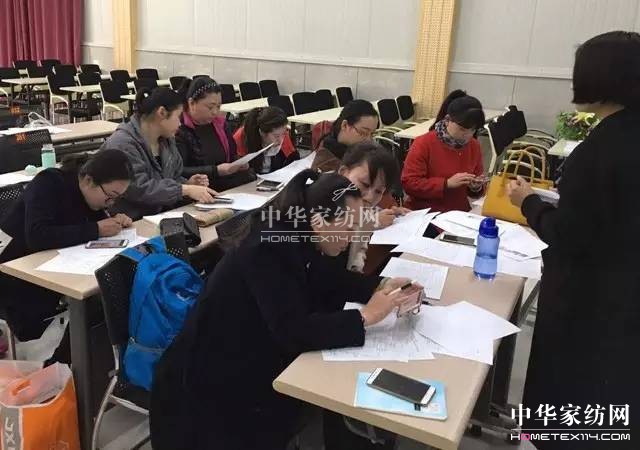 �Pʢ�Ҽ�����Ӣ�Ƽ��S�����(m��ng)��Ⱥ�t����־�ڎp����