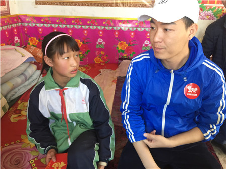 LOVO�Ҽ��y���|�Wُ�l(f��)��С�ۜ�ů��������(d��ng)��΢Ц֮��