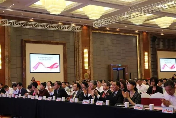 ����������r�пƼ��c�f(xi��)ͬ��(chu��ng)�¡���  �Ї��������b��I(y��)�һ�����ߺ��Ͻz�I֮·�a�I(y��)���ӕ��ϵ���