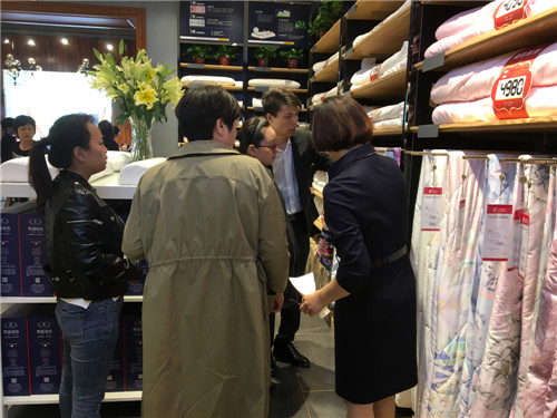 �Ԛ⣡��Ĳ��Ȼ�����@ôһ�ҳ���Pʢ�Ҽ��w�(y��n)��!