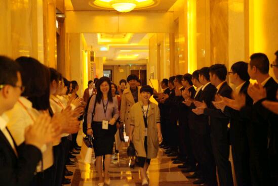 ���R���Ҽ�2017�ﶬ��Ʒ�l(f��)����(hu��)�A�M��Ļ