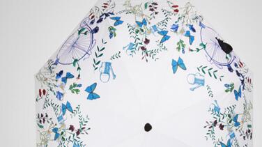 ���ձ؂������M�ڵ������Ϻ����H��Ʒ�Ҿ�չ��