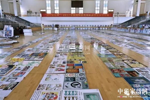 �ư���һ��(ch��ng)ɫˇ�p�^�Į��������ں�������չ�_����