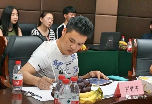 ��һ��(ch��ng)�O(sh��)Ӌ(j��)�L(f��ng)�����򺣌��������wܛ�b�O(sh��)Ӌ(j��)�M���\�������������_�u(p��ng)��