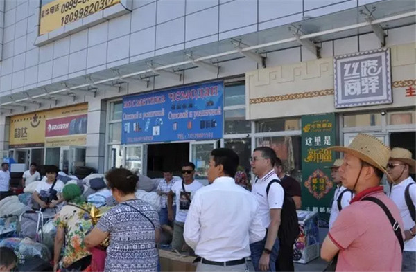 �ຼ�Ҽ�������һ��һ·�����M(j��n)�½�֮������˹վ