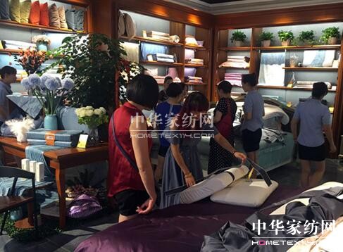 ��ɽ�Ђ�Ʒ�ƽЄPʢ�������ҵ��_�I(y��)���_�I(y��)��һ���˚ⱬ����