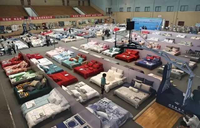 �Ҹ�������ζϯ����ͨ������������300���Ҽ��a(ch��n)Ʒ��Ů��ʣ�