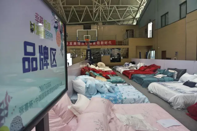 �Ҹ�������ζϯ����ͨ������������300���Ҽ��a(ch��n)Ʒ��Ů��ʣ�