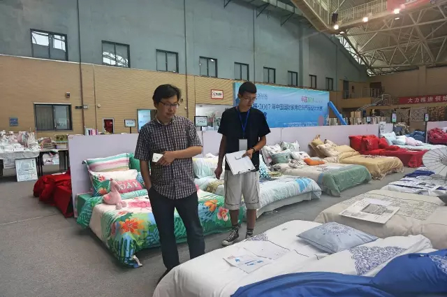 �Ҹ�������ζϯ����ͨ������������300���Ҽ��a(ch��n)Ʒ��Ů�����