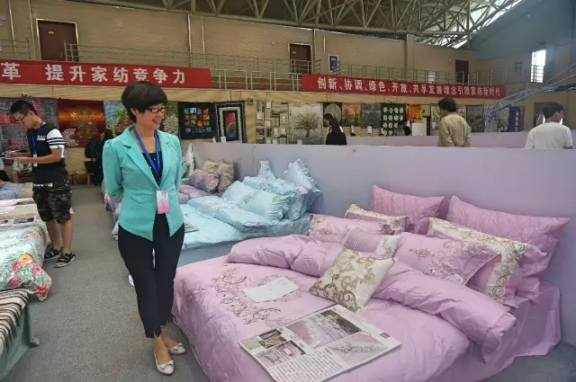 �Ҹ�������ζϯ����ͨ������������300���Ҽ��a(ch��n)Ʒ��Ů�����