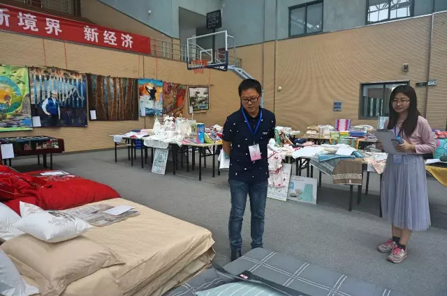 �Ҹ�������ζϯ����ͨ������������300���Ҽ��a(ch��n)Ʒ��Ů�����