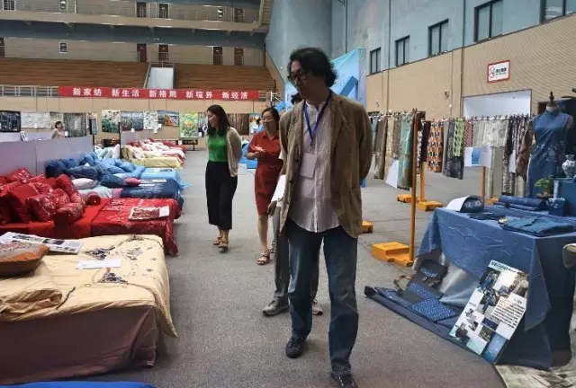 �Ҹ�������ζϯ����ͨ������������300���Ҽ��a(ch��n)Ʒ��Ů��ʣ�