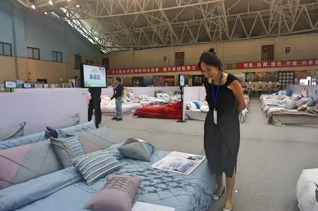 �Ҹ�������ζϯ����ͨ������������300���Ҽ��a(ch��n)Ʒ��Ů��ʣ�