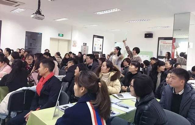 �Pʢ�Ҽ���Ӣ��Ӗ(x��n)��(hu��)��2018��Ʒ��Ӗ(x��n)��(hu��)�ի@�M�M��